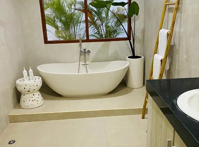 Casa Praja * Seminyak (Bali)
